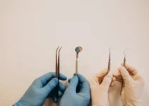 Destornillador para implantes dentales, herramienta esencial en implantología